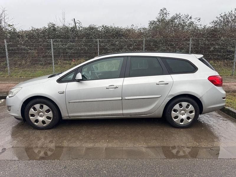 Gebraucht Opel Astra Design Edition 95 PS (69 kW) 2011 Silber Kombi