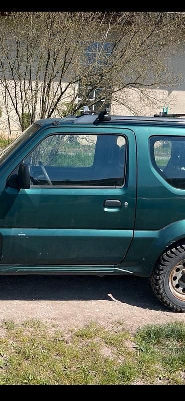 Second-hand Suzuki Jimny 72 CP (52 kW) 2005 Verde SUV