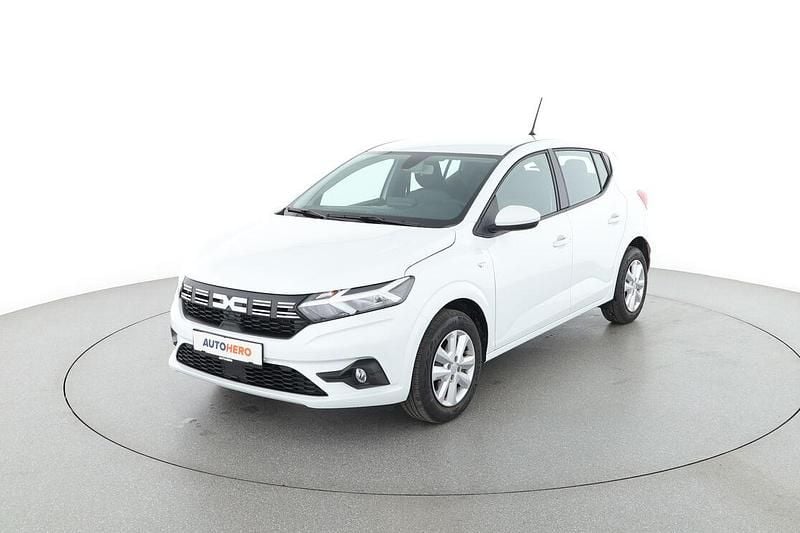 Weiß Gebraucht 2024 Dacia Sandero Expression Kleinwagen | 14.330 € (Superpreis) - Bild 1/3