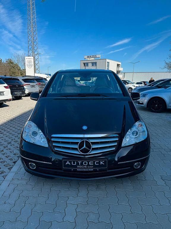 Gebraucht Mercedes A200 140 PS (102 kW) 2010 Schwarz Limousine