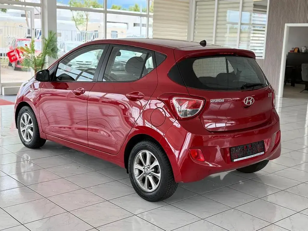 Gebraucht Hyundai i10 Intro Edition 67 PS (49 kW) 2014 Rot Kleinwagen