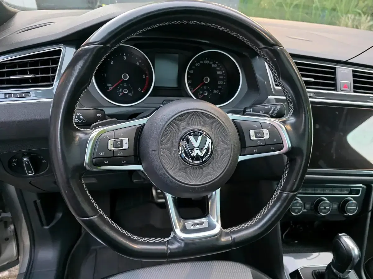 Gebraucht VW Tiguan Highline 271 PS (199 kW) 2017 Silber SUV