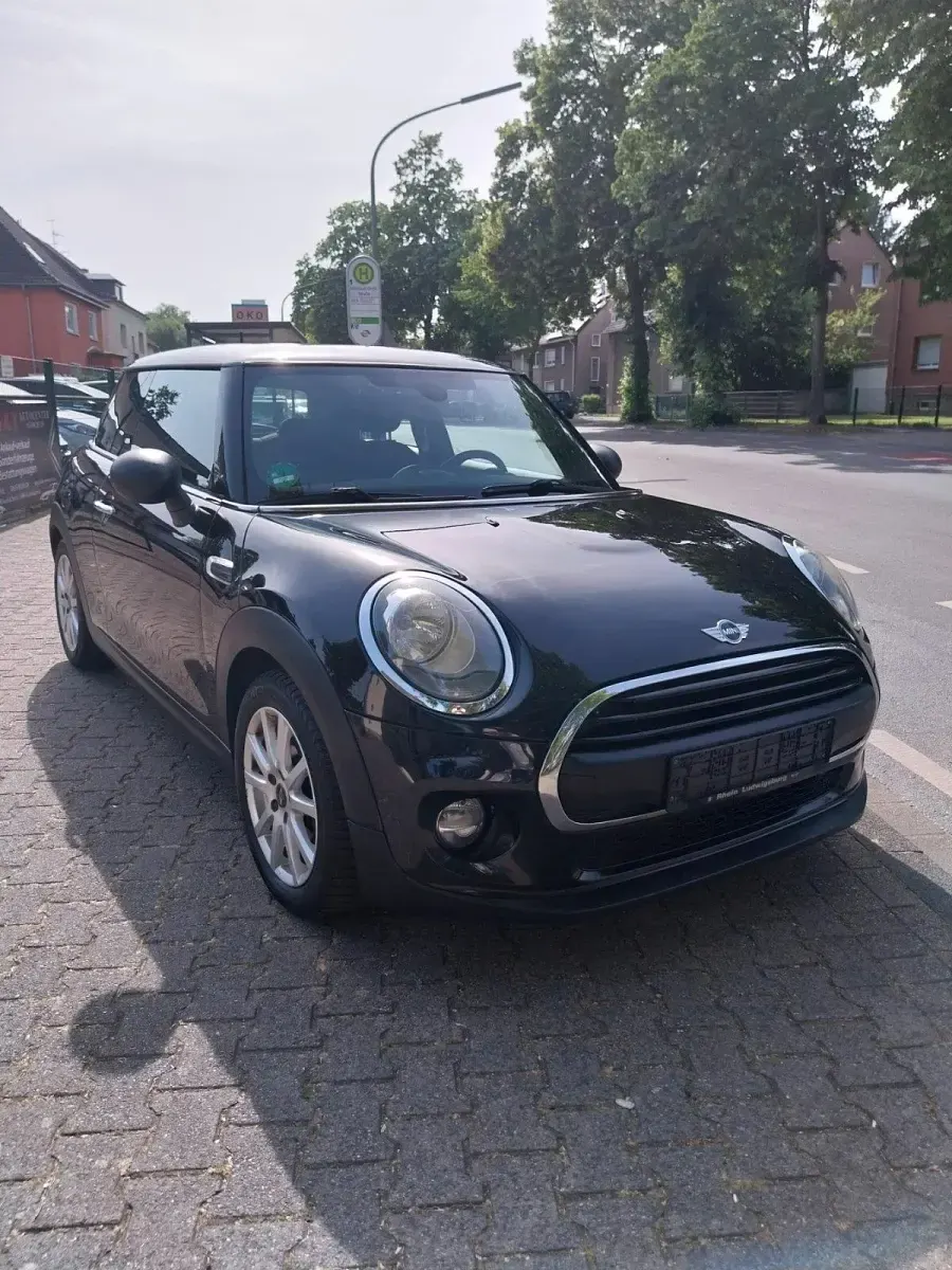Gebraucht Mini ONE 102 PS (75 kW) 2015 Midnight black metallic Kleinwagen