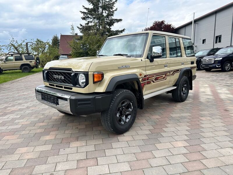 Gebraucht 2024 Toyota Land Cruiser SUV | 71.500 € - Bild 1/4