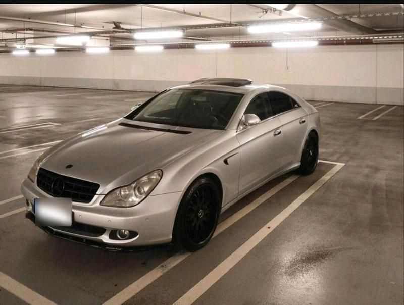 Używany Mercedes CLS350 272 KM (200 kW) 2004 Srebrny Sedan/Limuzyna