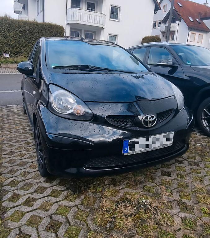 Gebraucht Toyota Aygo 68 PS (50 kW) 2006 Schwarz Kleinwagen
