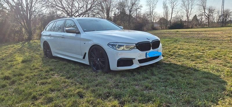 Gebraucht BMW M550 Performance 400 PS (294 kW) 2018 Weiß Limousine
