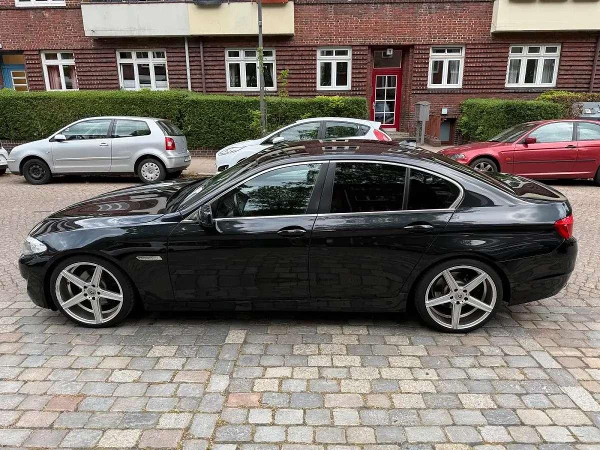 Gebraucht BMW 523 204 PS (150 kW) 2010 Schwarz Limousine