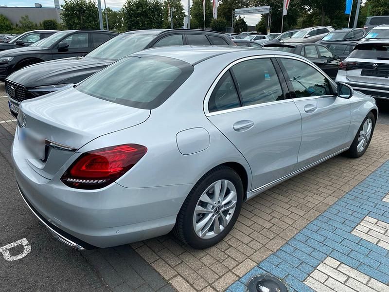 Gebraucht Mercedes C220 194 PS (142 kW) 2019 Silber Limousine