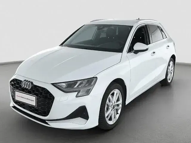 Gebraucht Audi A3 Advanced Plus 116 PS (85 kW) 2025 Gletscherweiß metallic Limousine