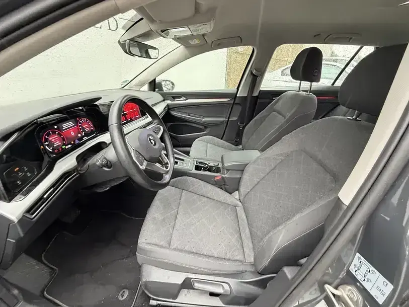 Gebraucht VW Golf VIII Life 116 PS (85 kW) 2022 Uranograu Kombi