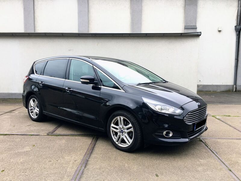 Schwarz Gebraucht 2017 Ford S-MAX Titanium Van / Kleinbus | 13.450 € (Fairer Preis) - Bild 1/4