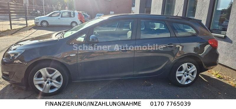 Gebraucht Opel Astra Selection 101 PS (74 kW) 2013 Grau Kombi