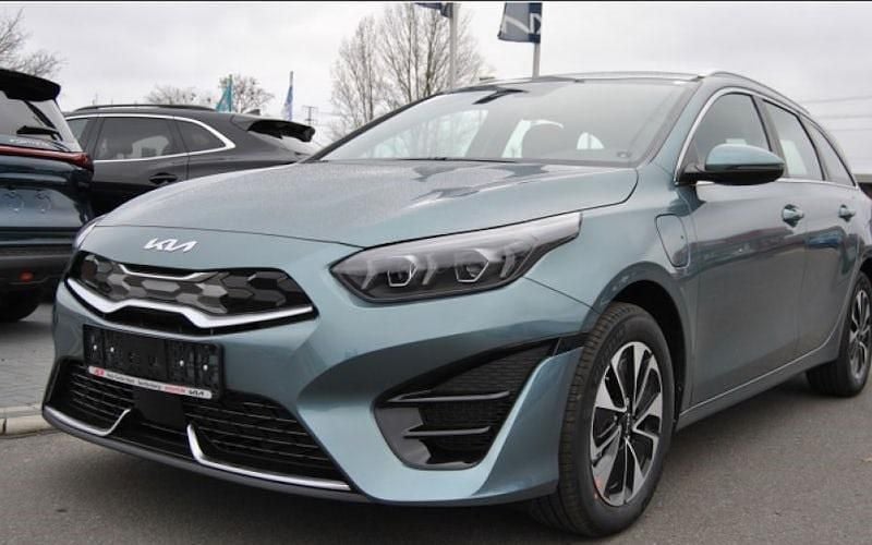Yucca steel grau metallic Gebraucht 2024 Kia Ceed Sportswagon Spirit Kombi | 27.880 € (Guter Preis) - Bild 1/1