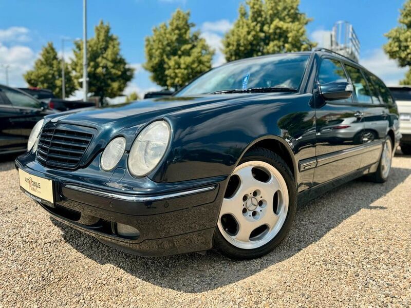 Blau Gebraucht 2000 Mercedes E320 Avantgarde Limousine | 7.990 € (Etwas zu teuer) - Bild 1/4