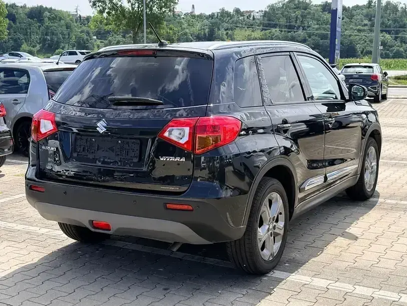 Gebraucht Suzuki Vitara Comfort 120 PS (88 kW) 2018 Schwarz SUV