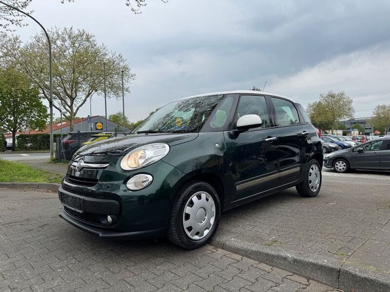 Grün Gebraucht 2015 Fiat 500L Lounge Van / Kleinbus | 6.490 € (Fairer Preis) - Bild 1/4
