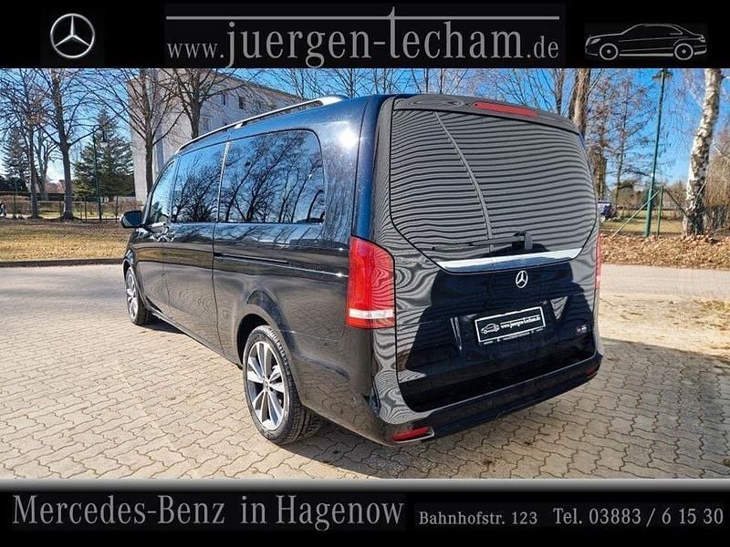 Gebraucht Mercedes V300 237 PS (174 kW) 2024 Schwarz Van / Kleinbus