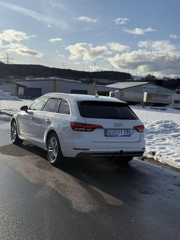 Gebraucht Audi A4 Sport 150 PS (110 kW) 2016 Weiß Kombi