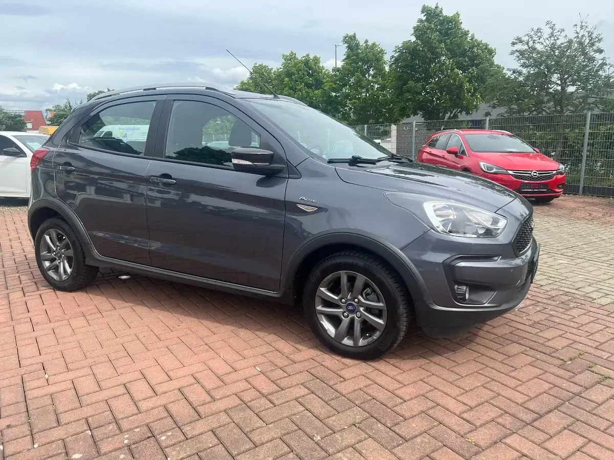 Gebraucht Ford Ka Plus Active 86 PS (63 kW) 2019 Grau Kleinwagen