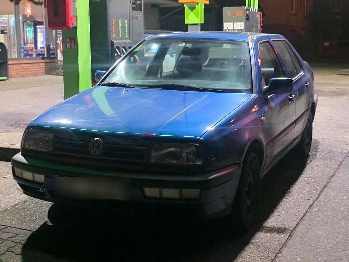 Gebraucht VW Vento 75 PS (55 kW) 1996 Blau Limousine