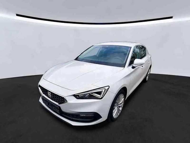 "nevada" weiss Gebraucht 2021 Seat Leon XCELLENCE Limousine | 21.990 € (Fairer Preis) - Bild 1/4