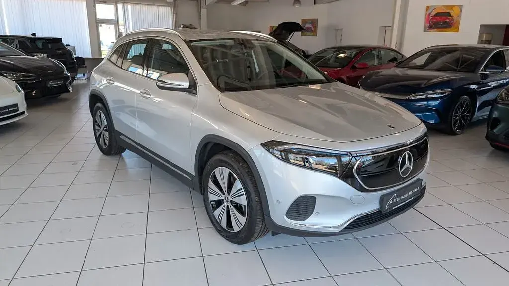 Gebraucht Mercedes EQA250 Progressive 139 kW (190 PS) 2023 Silber SUV