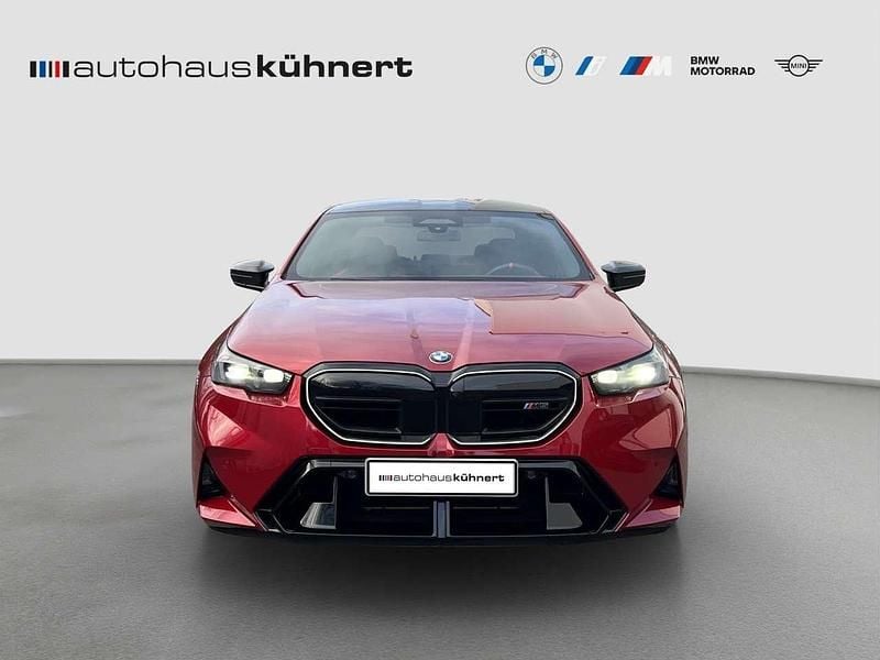 Gebraucht BMW M5 Performance 727 PS (534 kW) 2024 Dragon fire rot metallic Limousine
