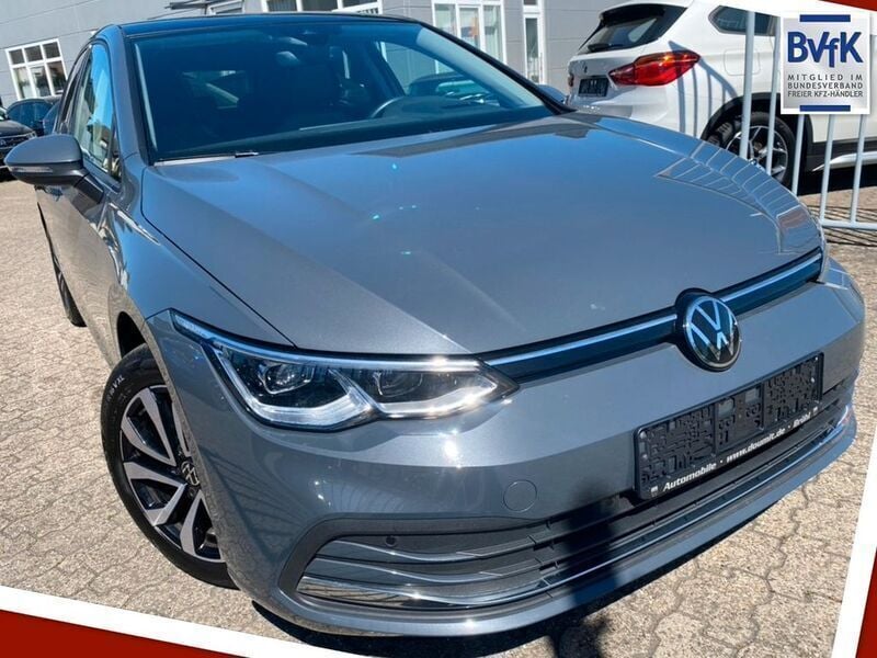 Grau Gebraucht 2022 VW Golf VIII Active Limousine | 22.380 € (Fairer Preis) - Bild 1/4