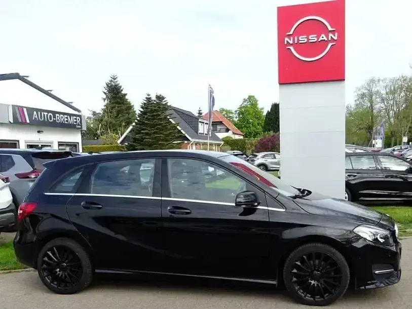 Gebraucht Mercedes B180 Style 122 PS (89 kW) 2018 Schwarz Van / Kleinbus