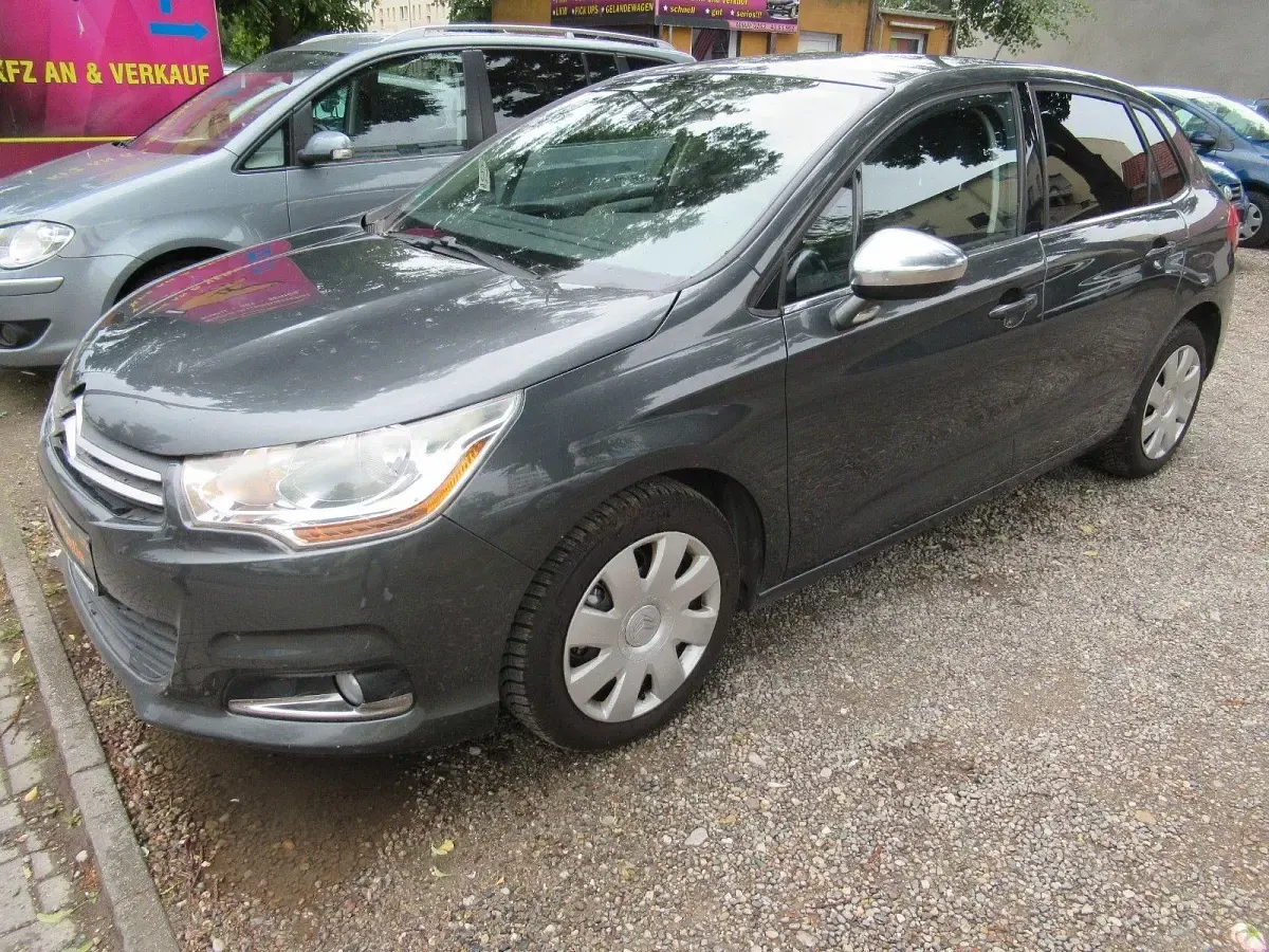 Gebraucht Citroën C4 SELECTION 120 PS (88 kW) 2013 Silber Limousine