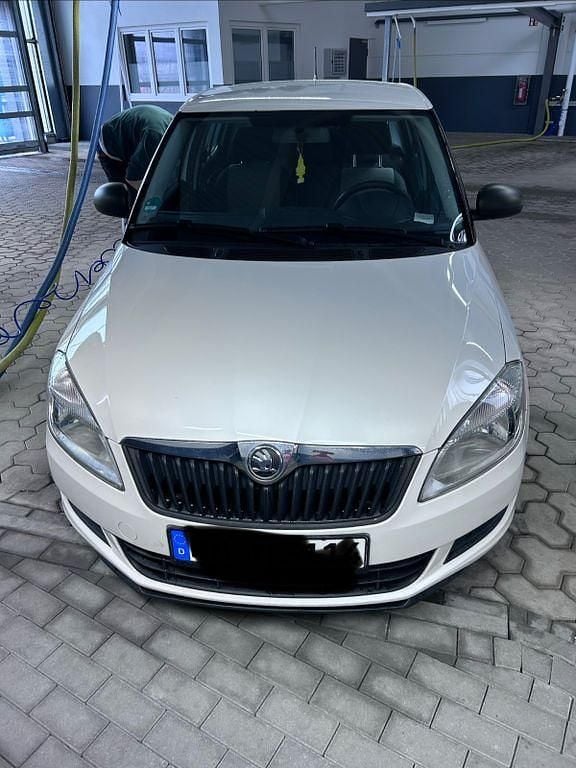 Gebraucht Skoda Fabia Active 60 PS (44 kW) 2014 Weiß Limousine