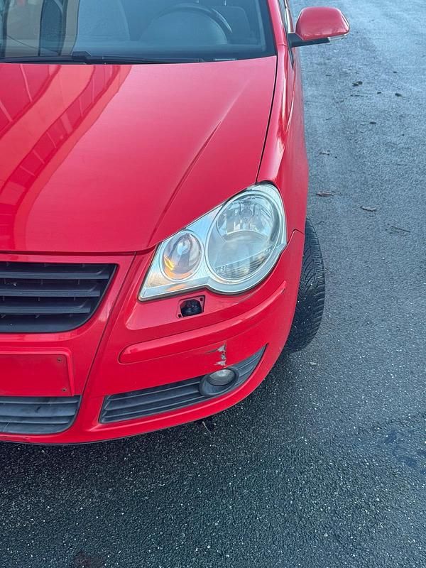 Gebraucht VW Polo 60 PS (44 kW) 2009 Rot Kleinwagen