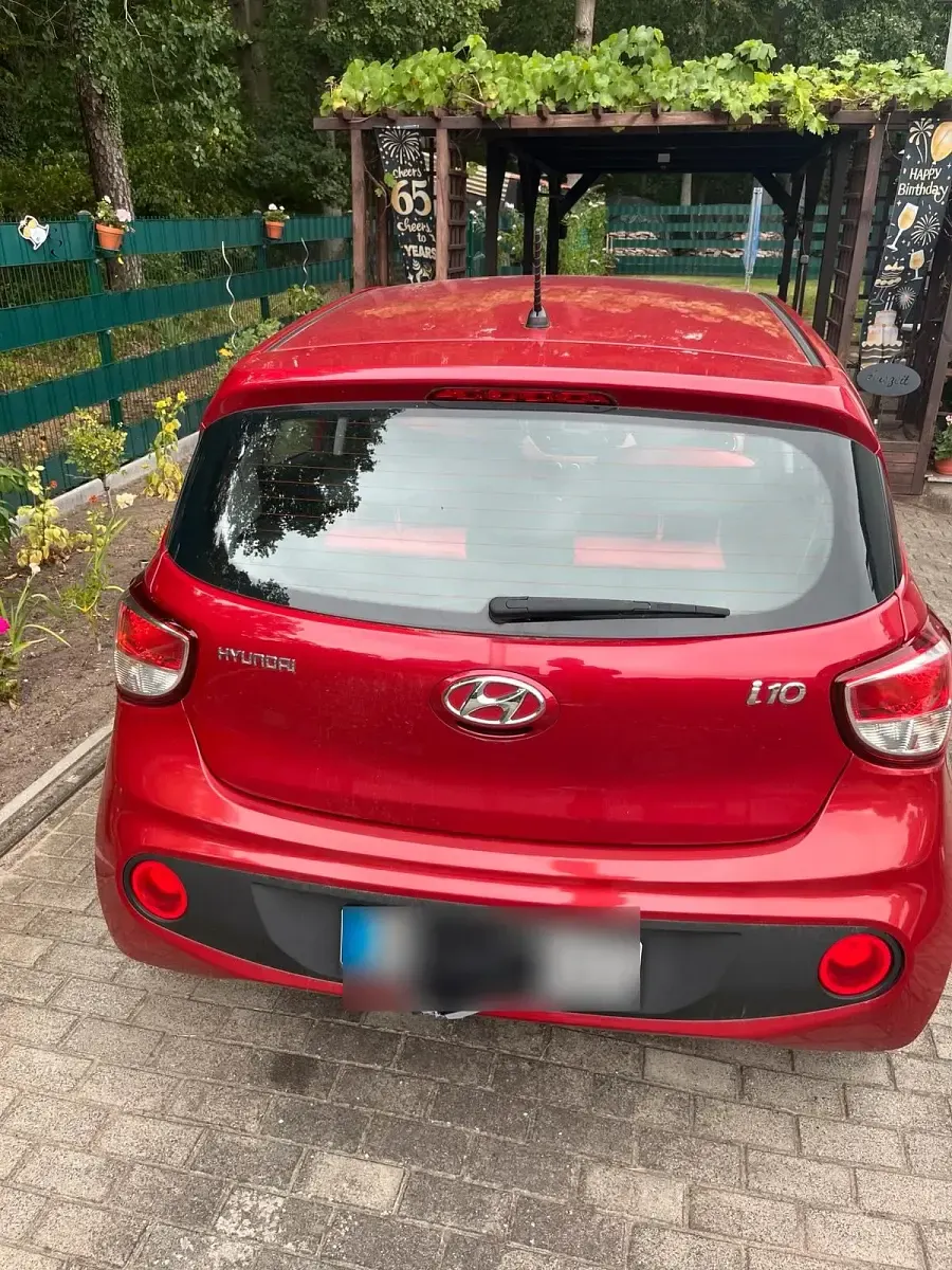 Gebraucht Hyundai i10 87 PS (63 kW) 2018 Rot Kleinwagen