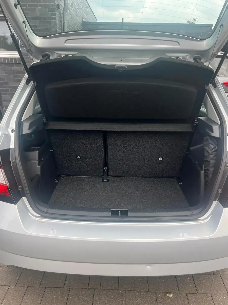 Gebraucht Skoda Fabia Ambition 75 PS (55 kW) 2017 Silber Kleinwagen