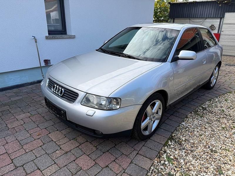 Silber Gebraucht 2001 Audi A3 Ambition Limousine | 4.000 € - Bild 1/4
