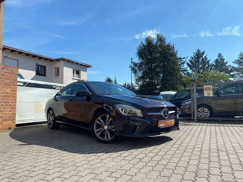 Nordlichtviolett Gebraucht 2013 Mercedes CLA200 Limousine | 15.888 € (Fairer Preis) - Bild 1/4