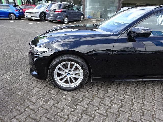 Gebraucht BMW 320e 163 PS (119 kW) 2024 Schwarz Limousine