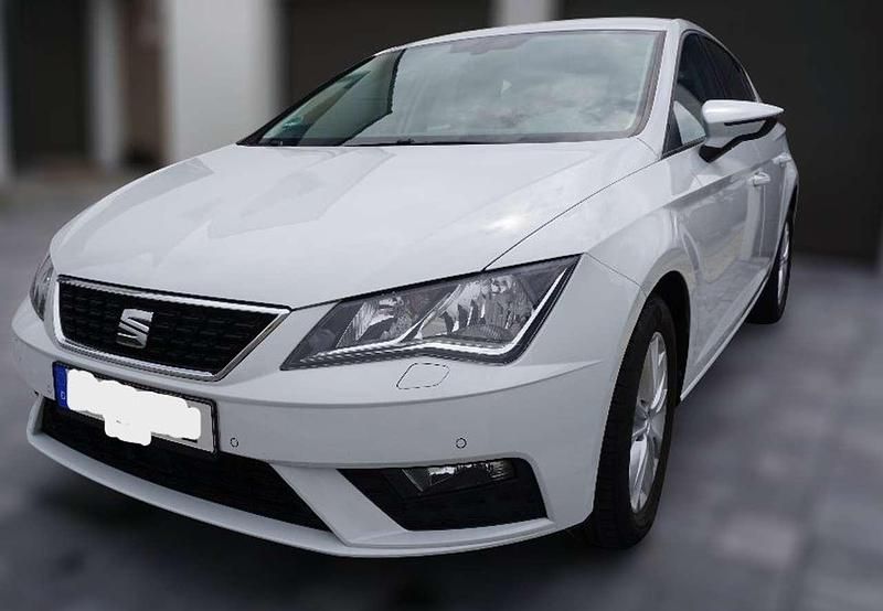 Weiß Gebraucht 2019 Seat Leon Style Limousine | 11.500 € (Superpreis) - Bild 1/4