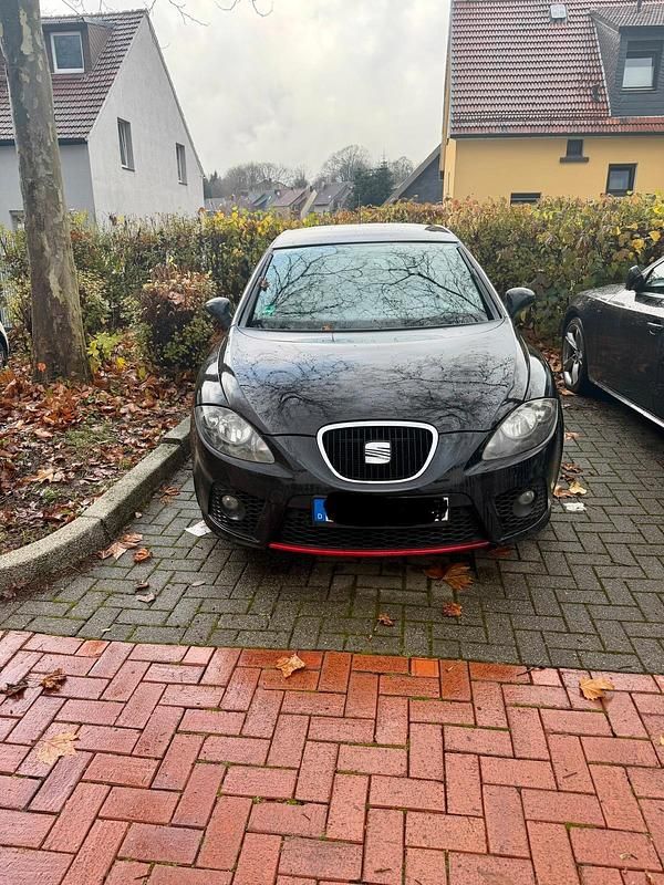 Schwarz Gebraucht 2009 Seat Leon Limousine | 1.200 € (Superpreis) - Bild 1/4