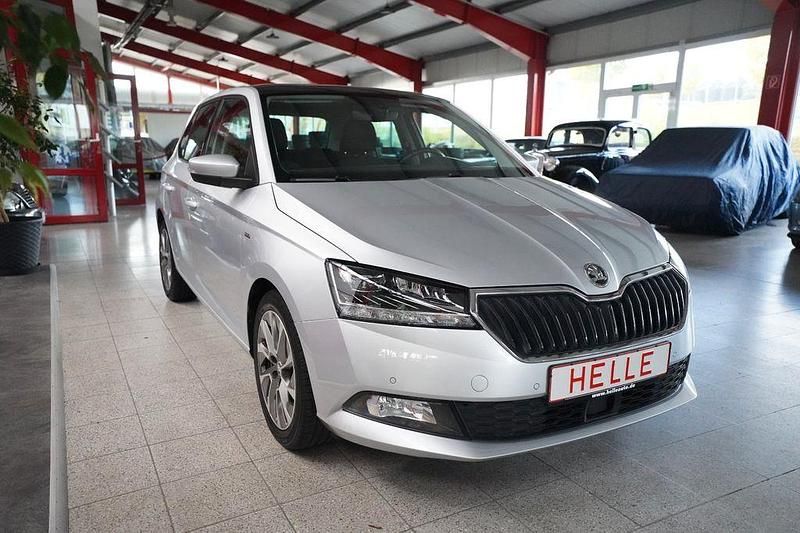 Gebraucht Skoda Fabia Best of 95 PS (69 kW) 2021 Stribrna brilliant/ brilliantsil (metallic) Kleinwagen