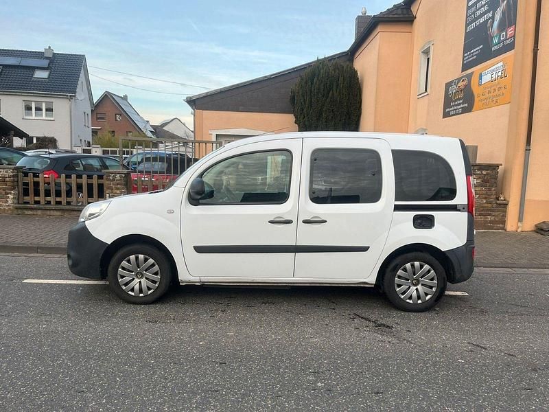 Gebraucht Renault Kangoo Expression 90 PS (66 kW) 2015 Weiß Van / Kleinbus