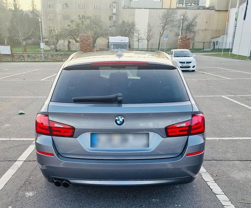 Gebraucht BMW 520 184 PS (135 kW) 2010 Grau Kombi