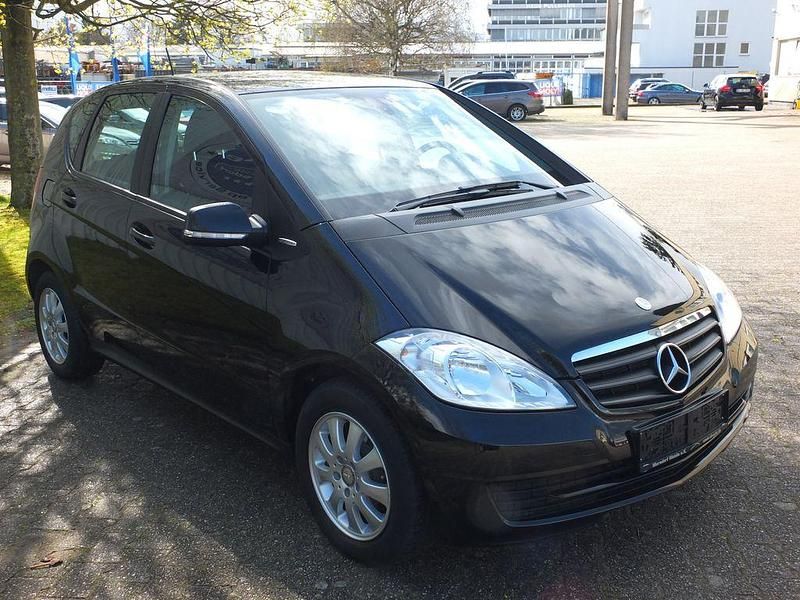 Gebraucht Mercedes A160 95 PS (69 kW) 2010 Schwarz Limousine