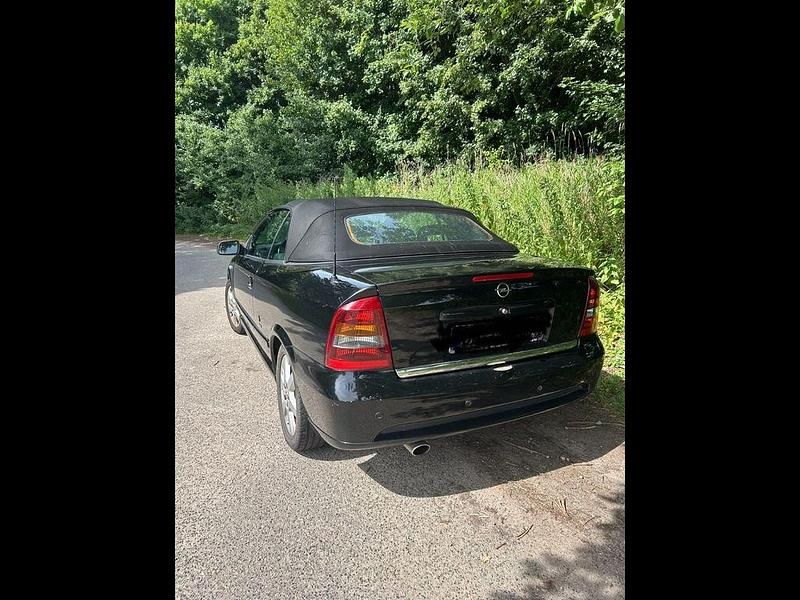 Gebraucht Opel Astra Cabriolet Edition 147 PS (108 kW) 2004 Schwarz Cabrio