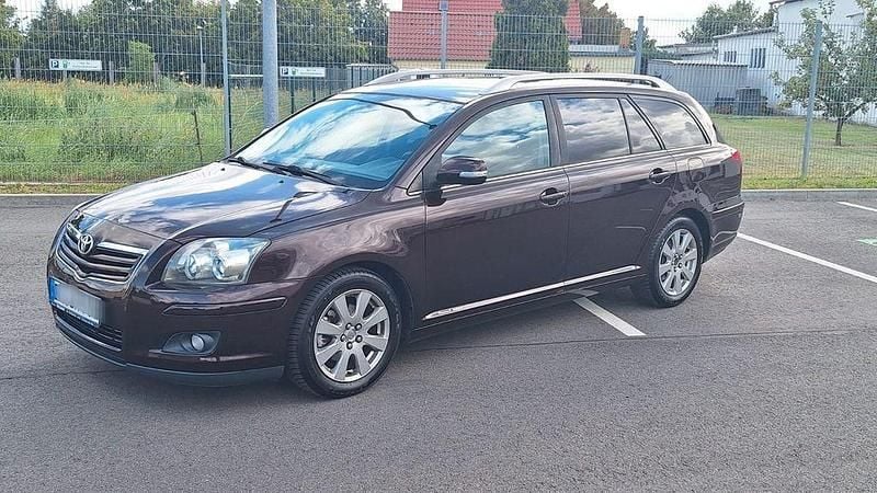 Violet Gebraucht 2008 Toyota Avensis Kombi | 3.899 € (Fairer Preis) - Bild 1/4