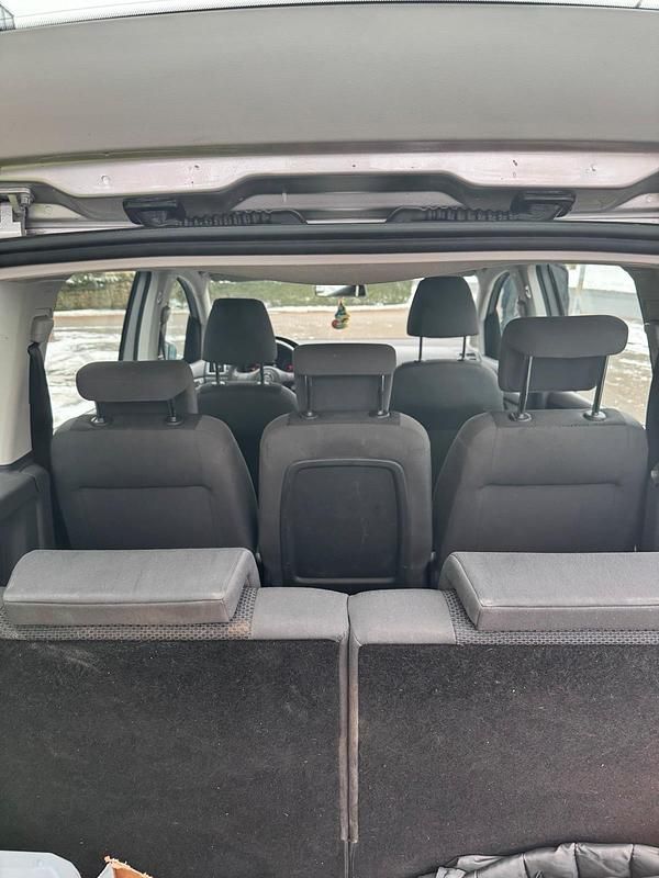 Gebraucht VW Touran 105 PS (77 kW) 2014 Silber Van / Kleinbus