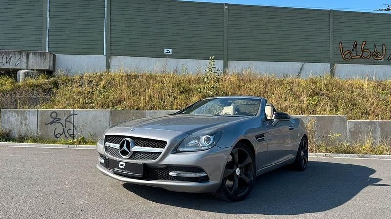 Silber Gebraucht 2011 Mercedes SLK350 Cabrio | 18.800 € (Superpreis) - Bild 1/4