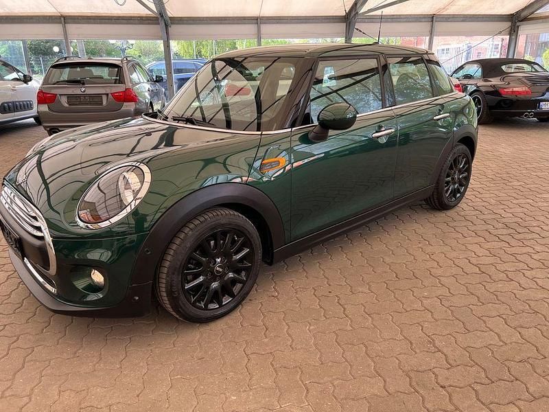 Usata Mini ONE 102 CV (75 kW) 2018 Verde Utilitaria