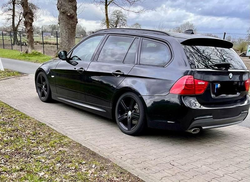 Gebraucht BMW 320 Exclusive 184 PS (135 kW) 2012 Schwarz Kombi